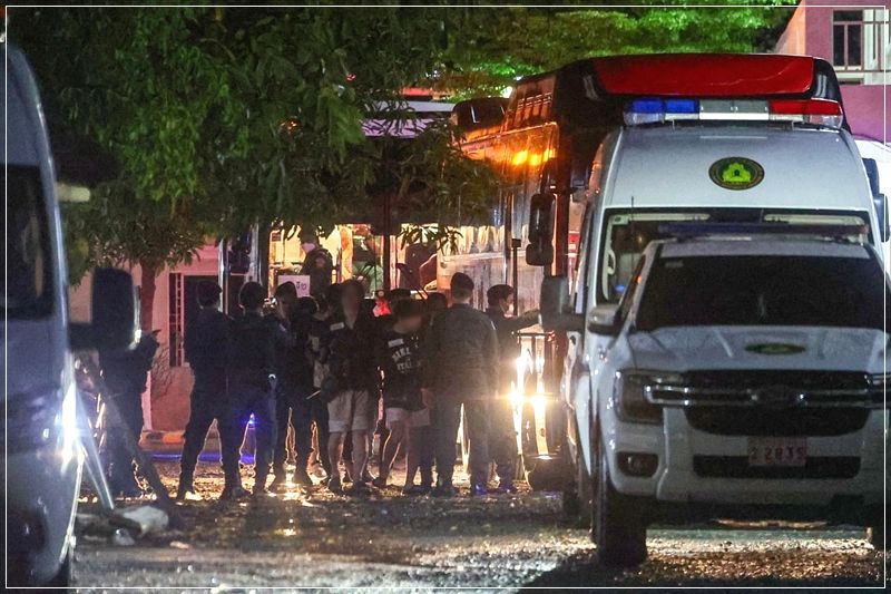 캄보디아 구금된 한국인 64명 송환 체포해 경찰 압송